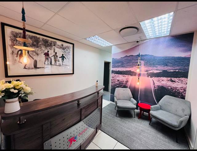 558M² OFFICE FOR SALE IN FOURWAYS